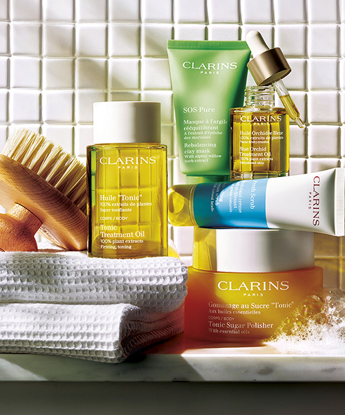 Gagne 1 des 5 bons d'achat Clarins d'une valeur de CHF 200.-